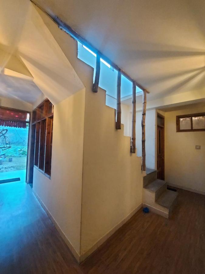 מנאלי Mars Monkey Hostel & Cafe מראה חיצוני תמונה