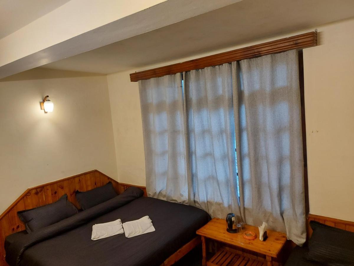 מנאלי Mars Monkey Hostel & Cafe מראה חיצוני תמונה