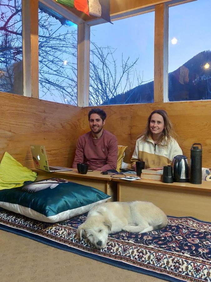 מנאלי Mars Monkey Hostel & Cafe מראה חיצוני תמונה